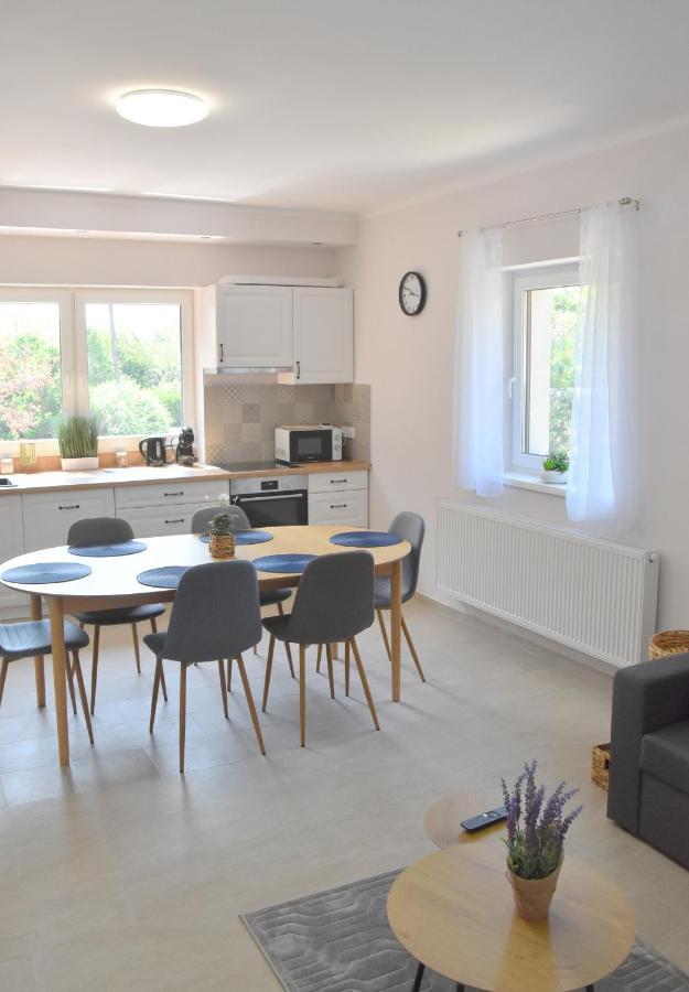 Voeroesko Apartmanhaz Balatonalmádi Zewnętrze zdjęcie